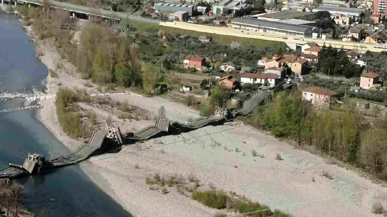 ponte Albiano crollato