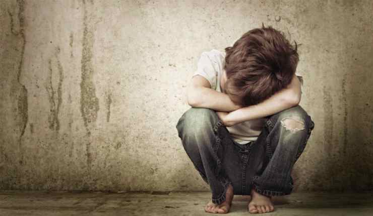trauma infantile, 7 comportamenti rivelatori 