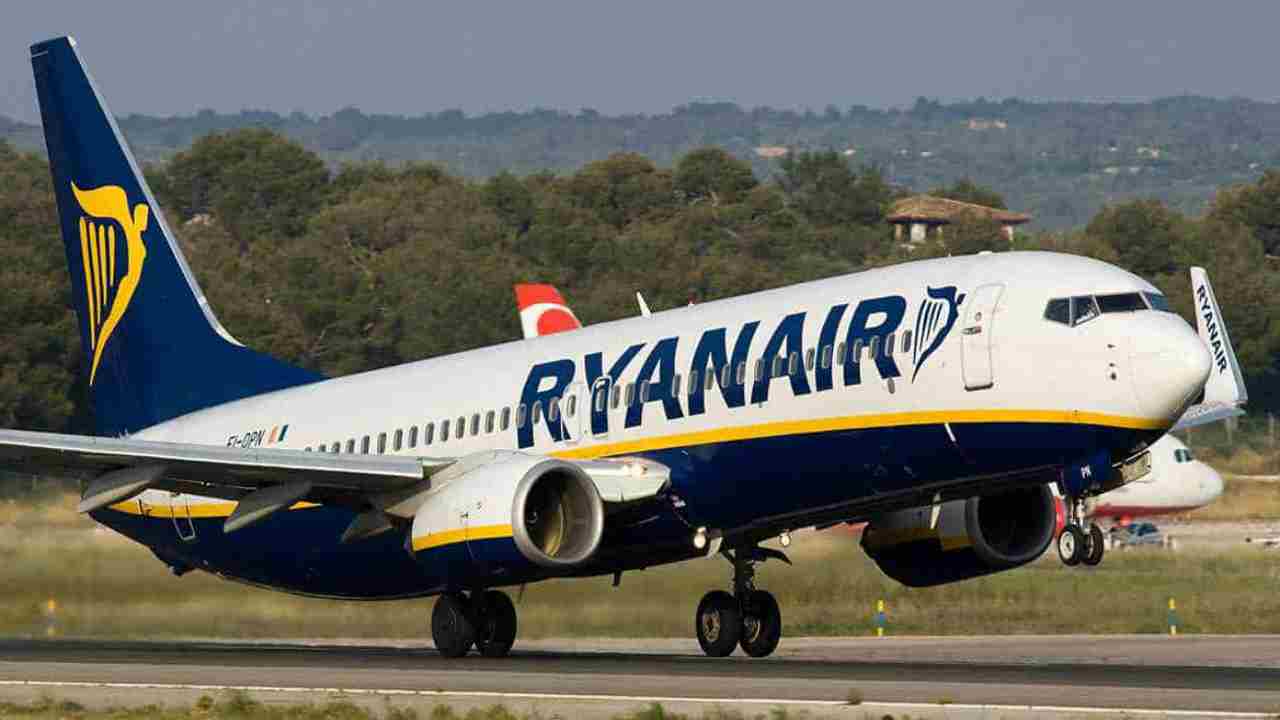 Ryanair, stop dei voli sino a luglio: 3mila posti di lavoro a rischio