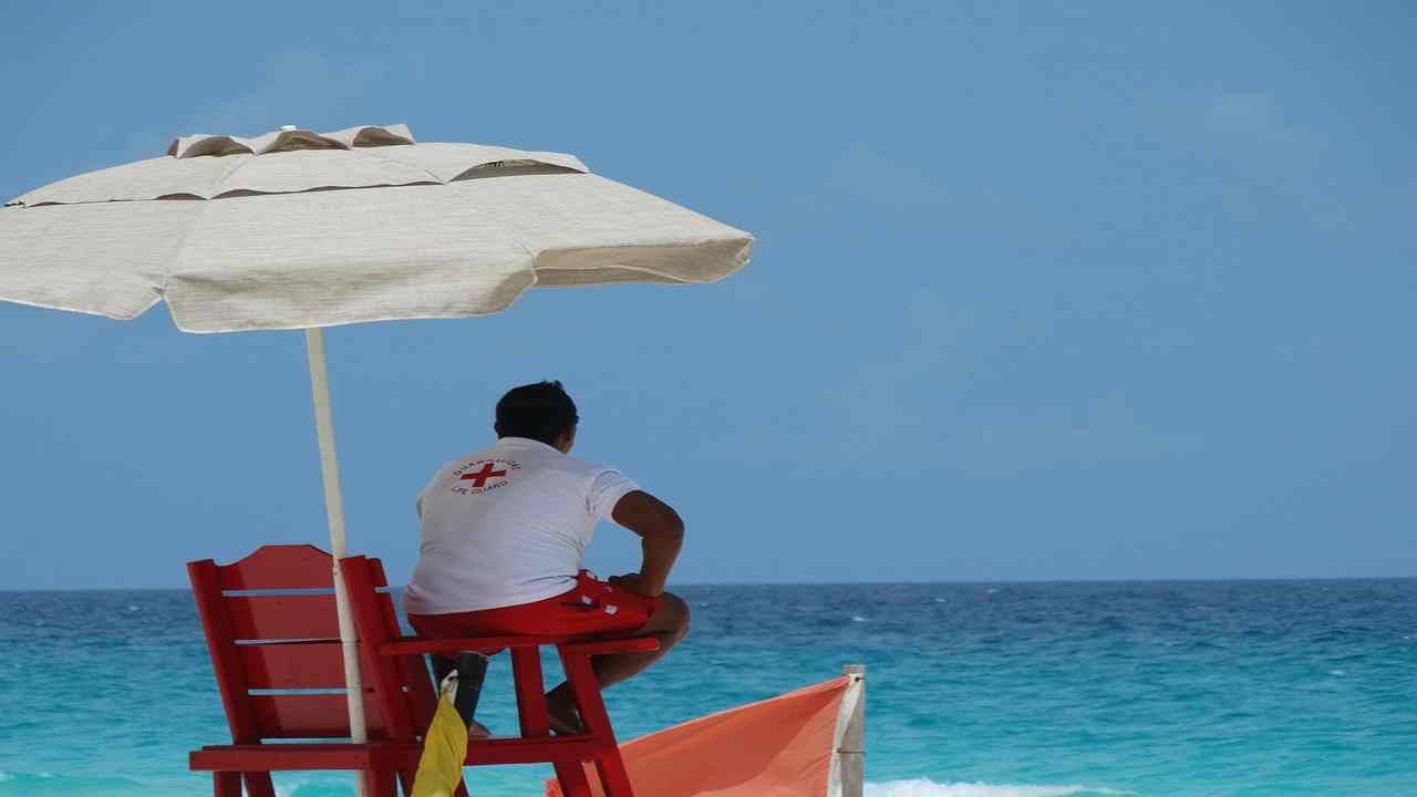 Vacanze 2020, quali sono le regole per andare in spiaggia?