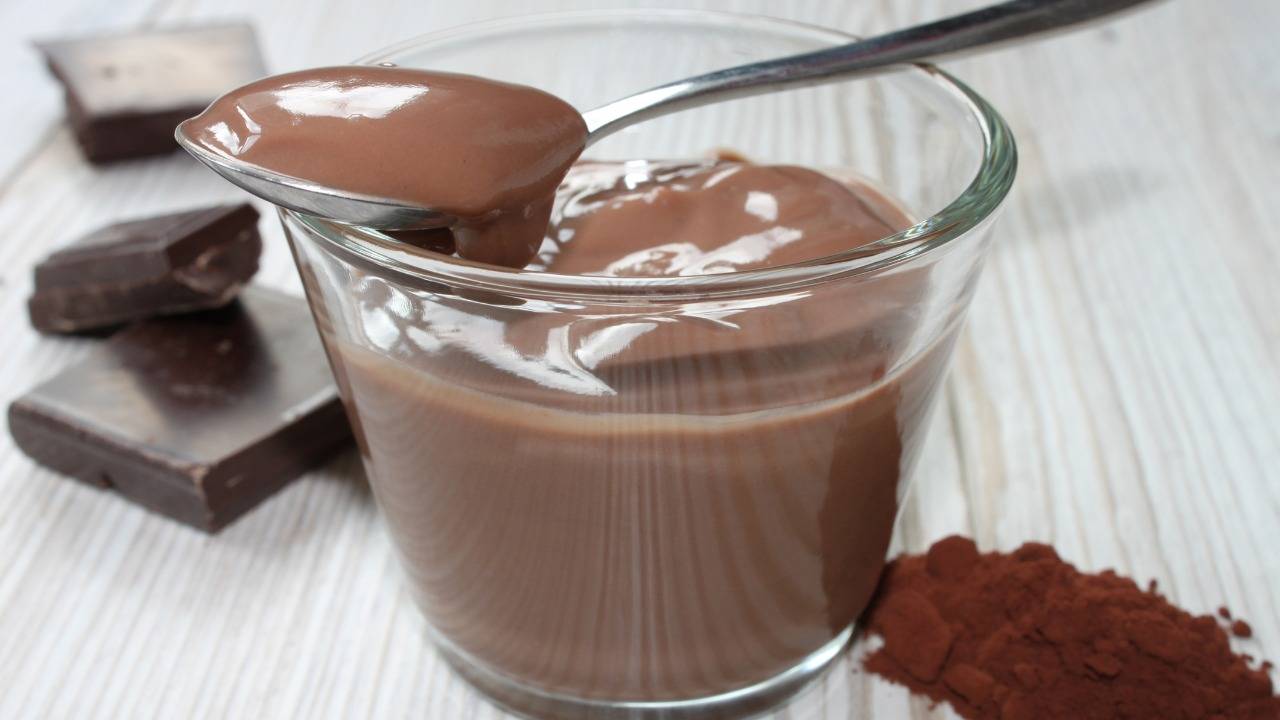 Budino Al Cioccolato Fatto In Casa Senza Uova E Farina Pronto In 7 Minuti