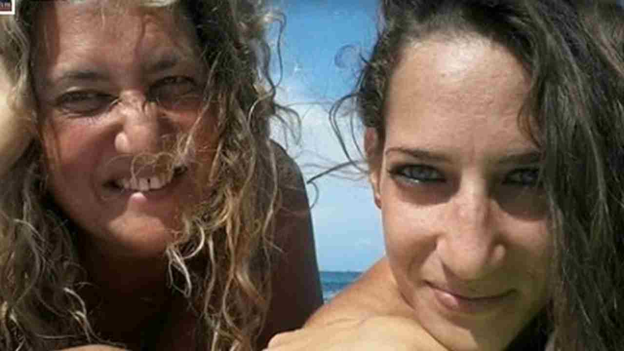 Elena Aubry, l'appello disperato della mamma per le ceneri rubate: "Così ti rovini l'esistenza"