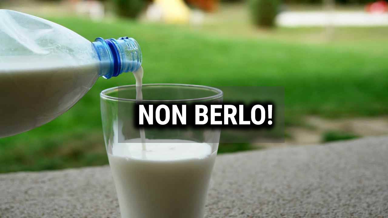 latte ritirato dal commercio contiene plastica