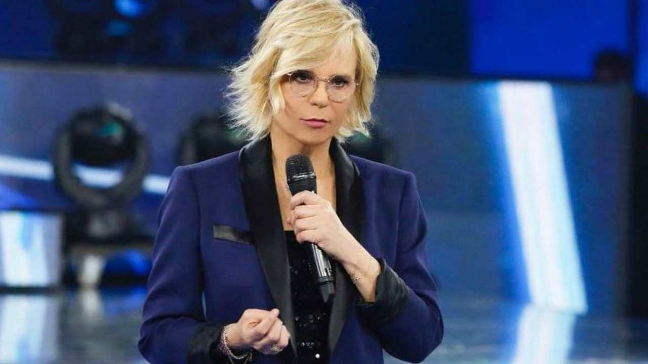 Amici di Maria De Filippi, ex professore sposa allieva del talent