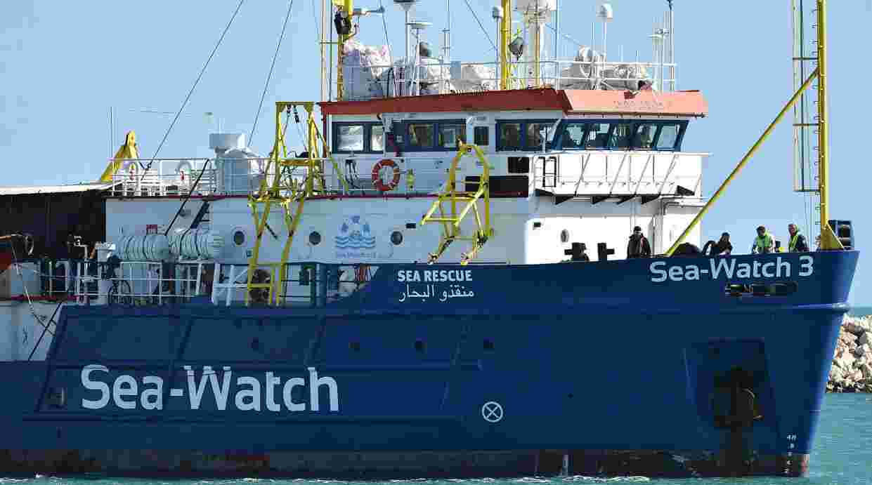 Sea Watch, migrante positivo al coronavirus: ricoverato all'ospedale