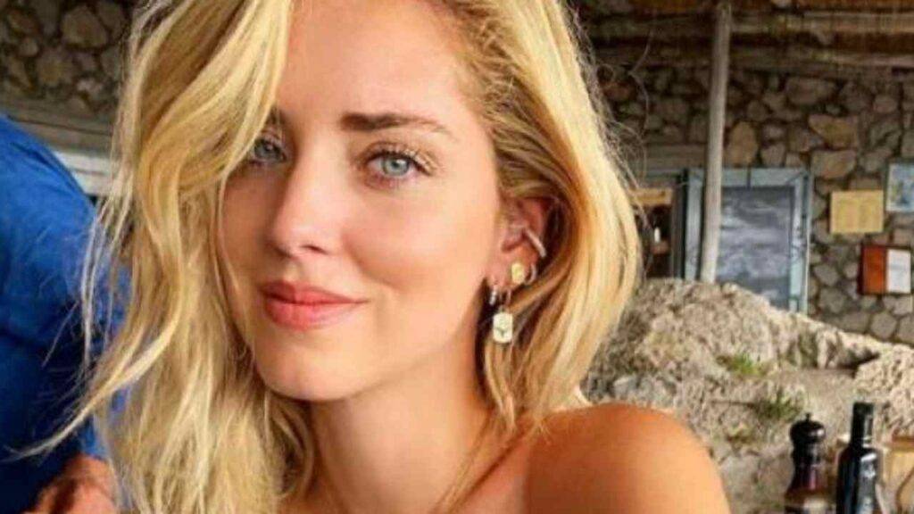 Chiara Ferragni nella bufera per le foto bollenti