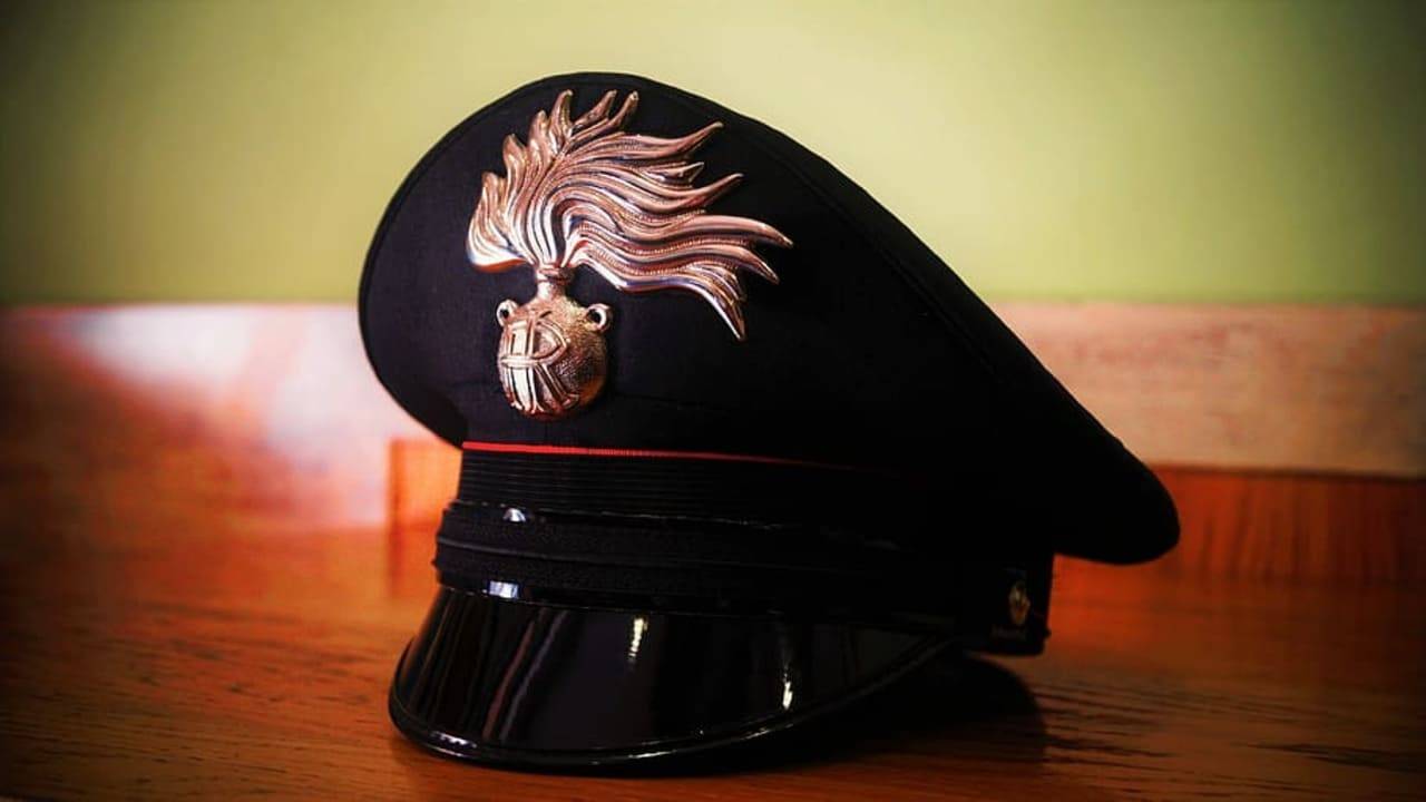 caserma carabinieri sequestrata