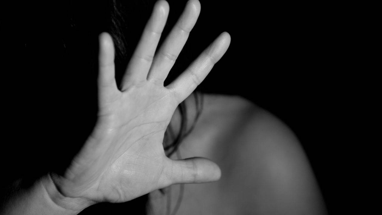 la spezia donna violentata