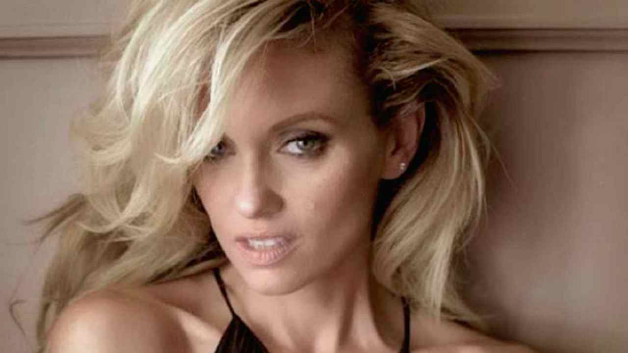 Justine Mattera costume hot