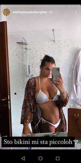 Elettra Lamborghini in bagno