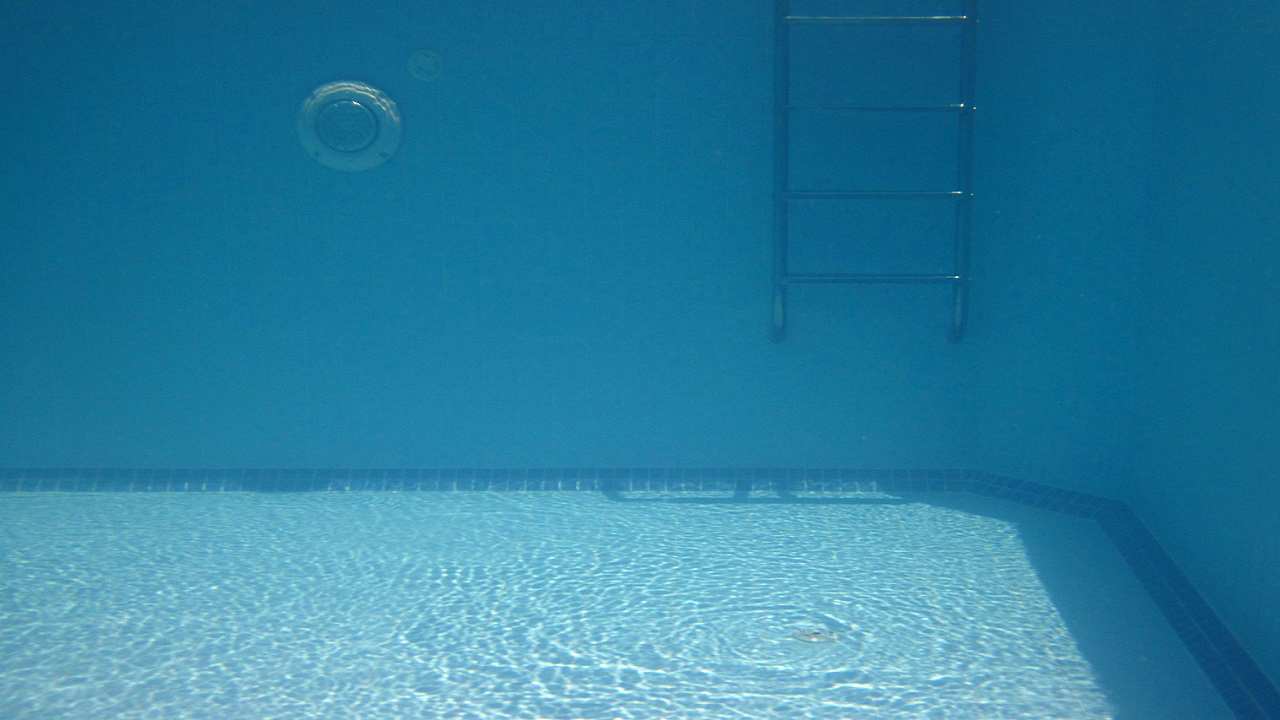 tragedia piscina Fermo 32enne morto