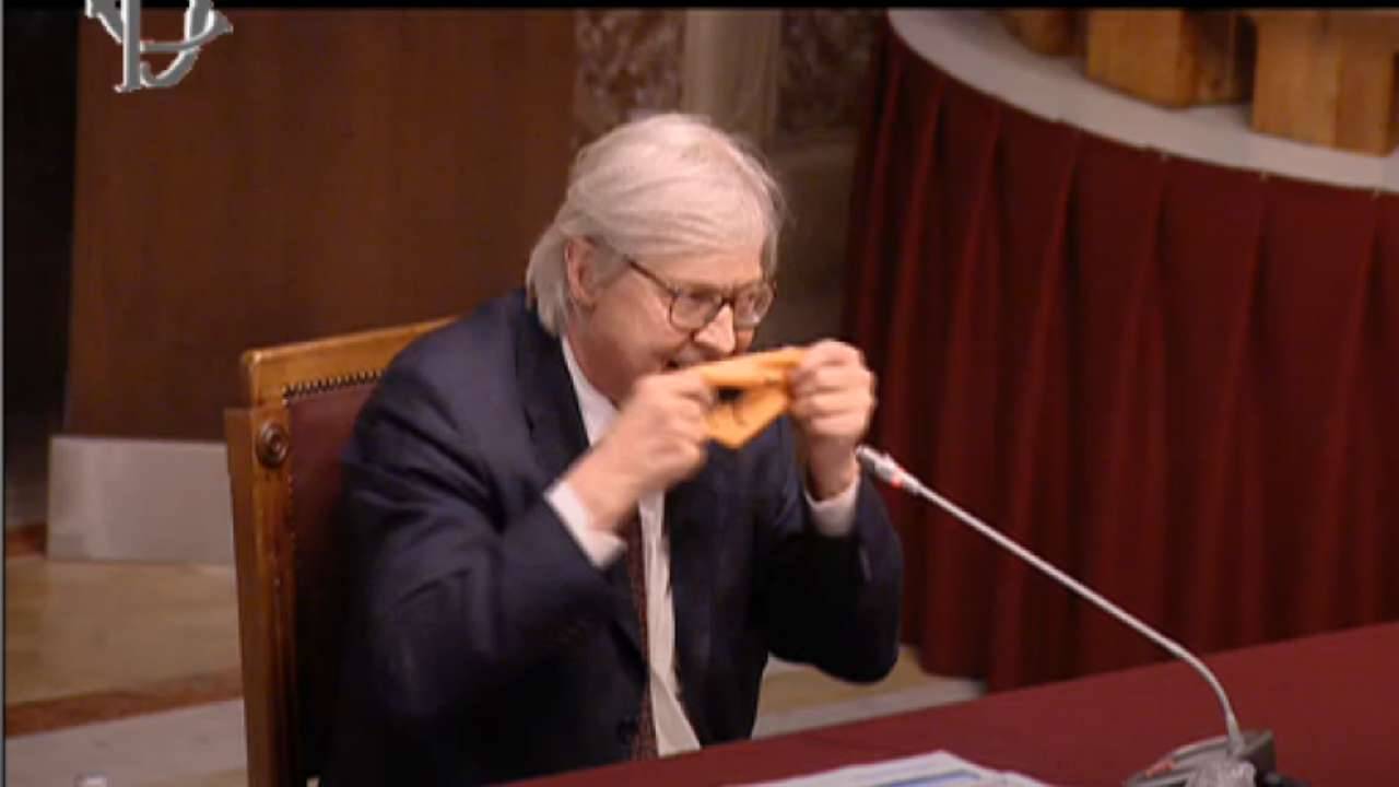 Sgarbi ordinanza contro le mascherine