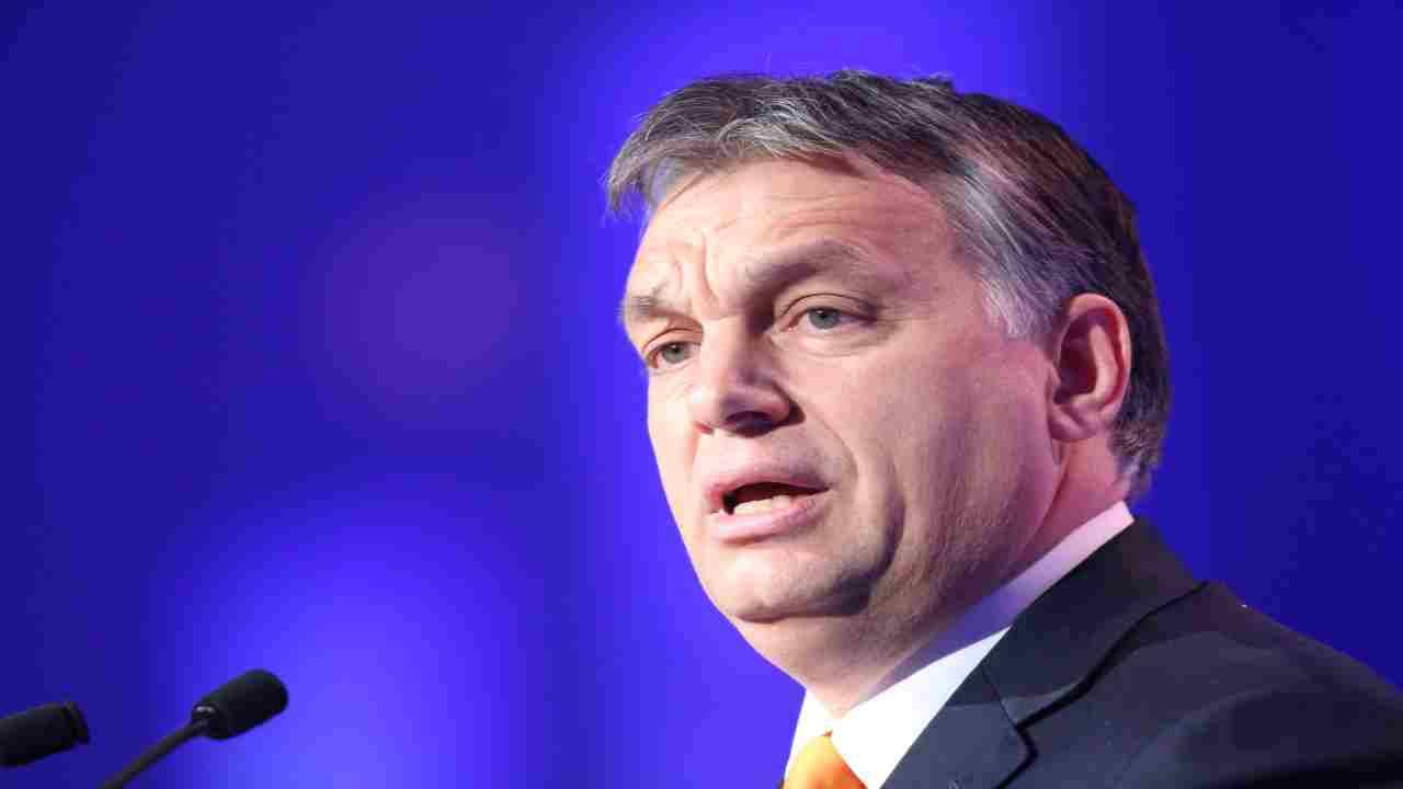 Orban ostenta controllo libertà di stampa a rischio