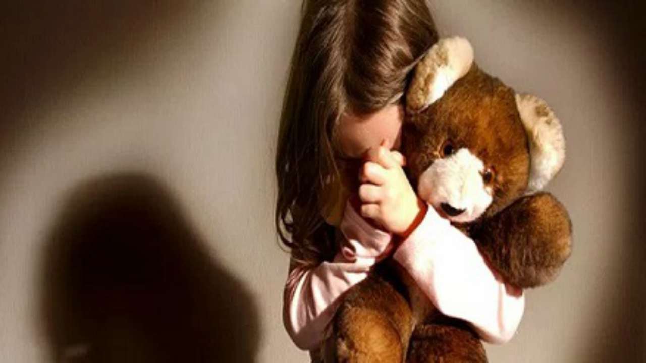 Madre e padre abusavano di bambina Grosseto