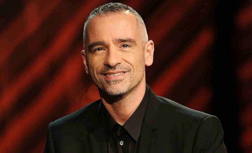 Eros Ramazzotti tra le braccia della donna della sua vita