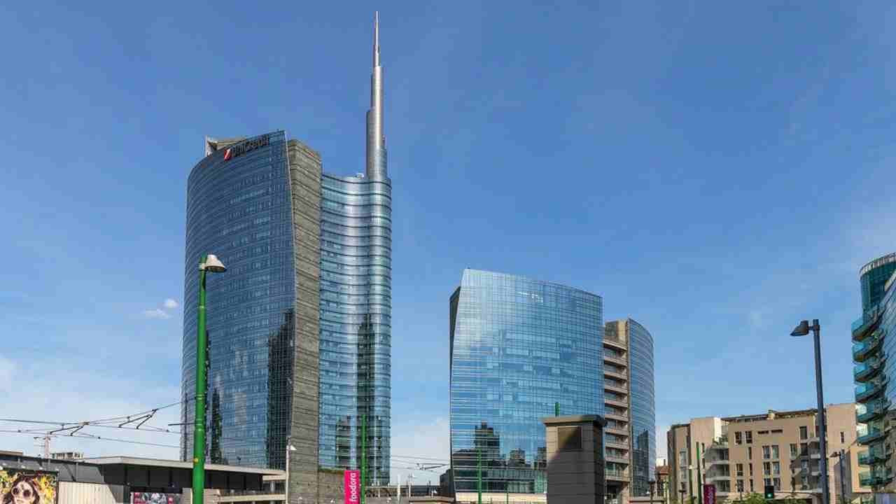 arrestato piazza gae aulenti