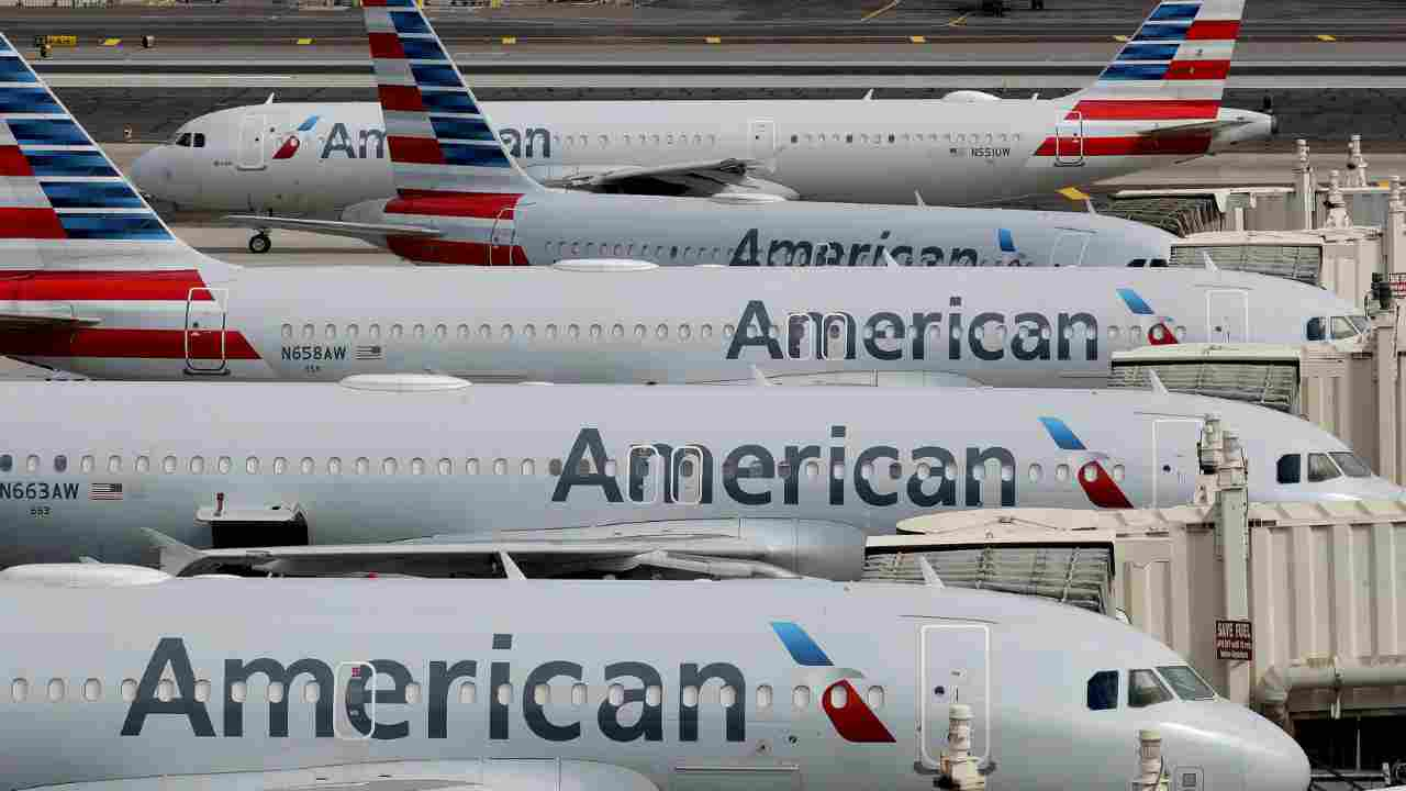 American Airlines, congedo non pagato per 19mila dipendenti