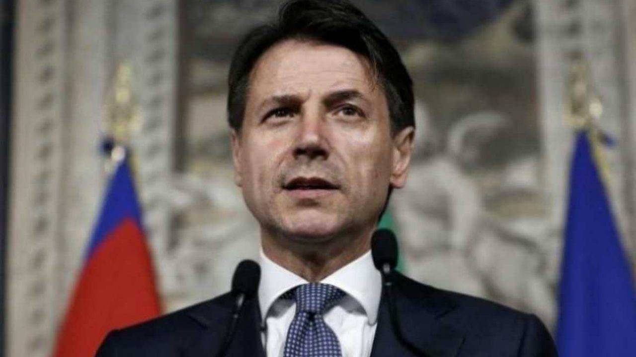 Nuovo Dcpm valido 30 giorni, firmato nella notte da Giuseppe Conte: quali sono le misure