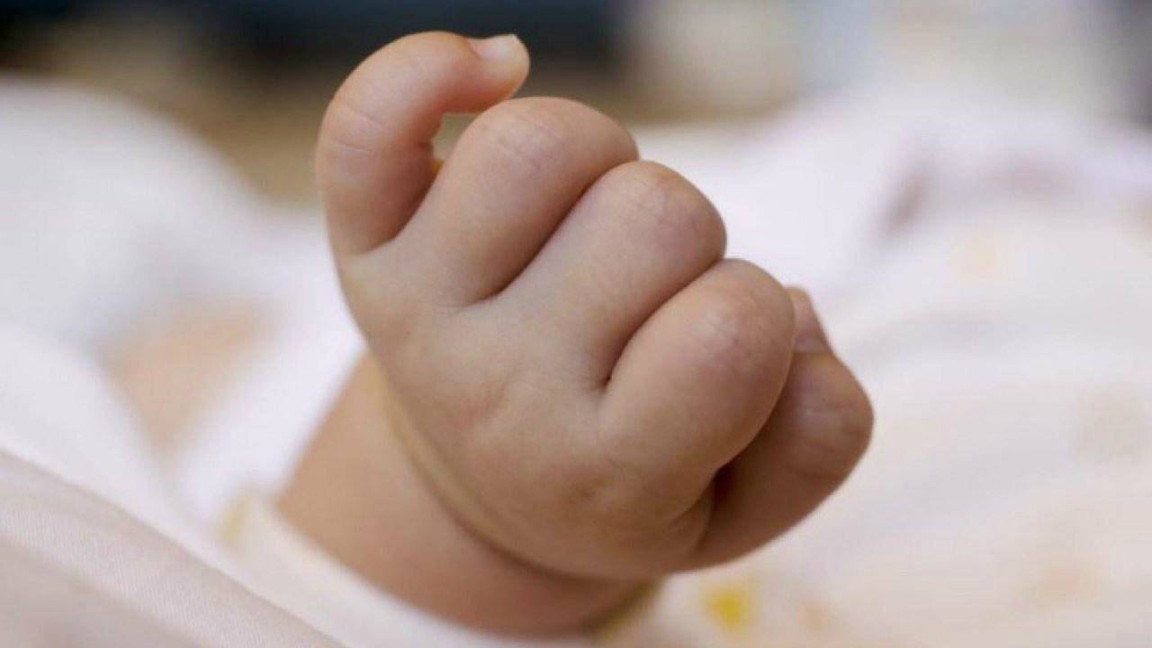 neonato ferito incidente genova