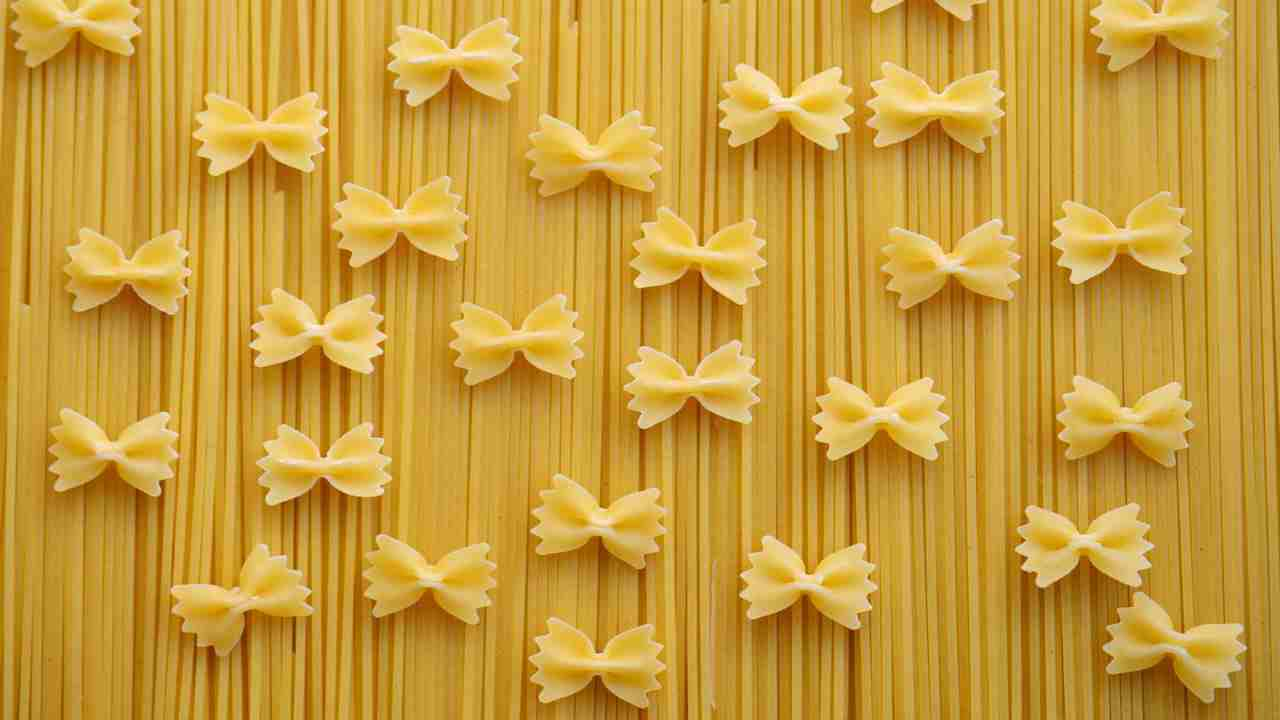 Pasta Barilla, trovati insetti neri: l'azienda risponde dopo il video diventato virale