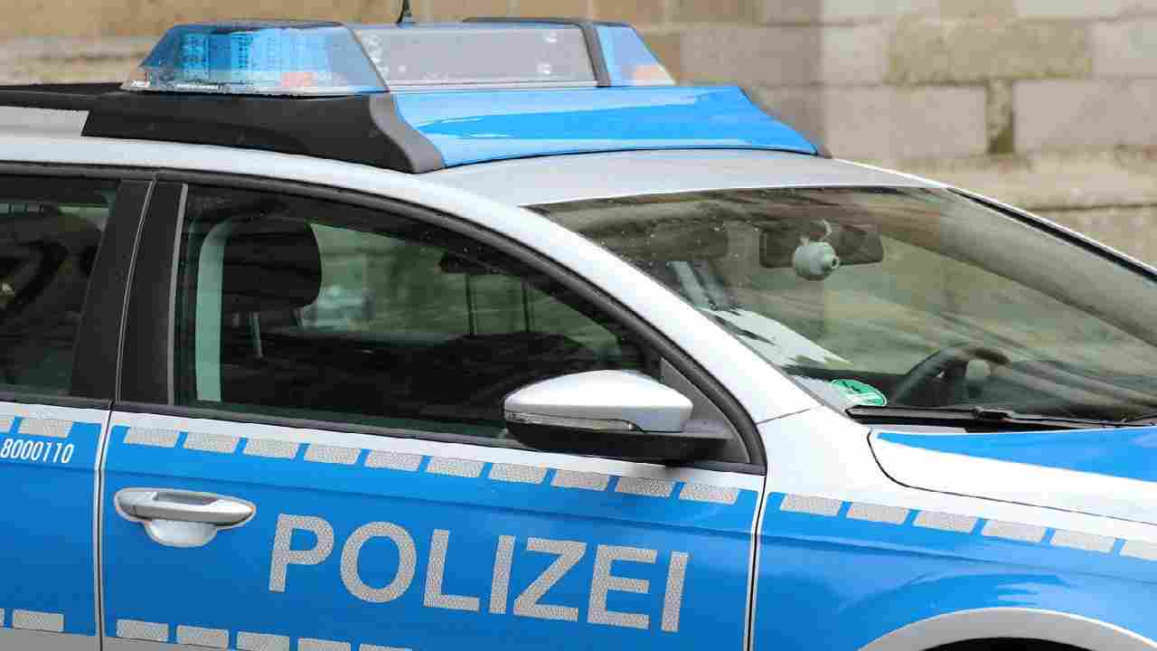 polizia berlino sgombera edificio