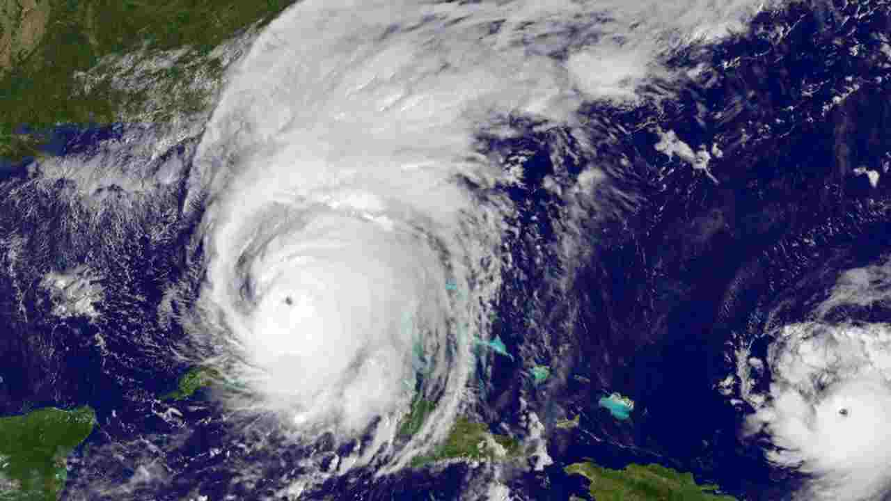 Uragano Zeta, la sua furia arriva in Louisiana: paura tra la popolazione