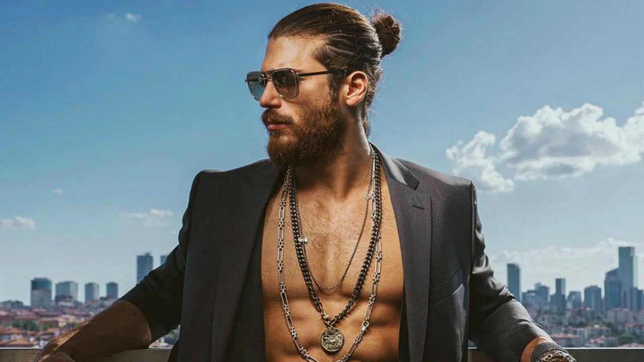 Can Yaman speciale compleanno