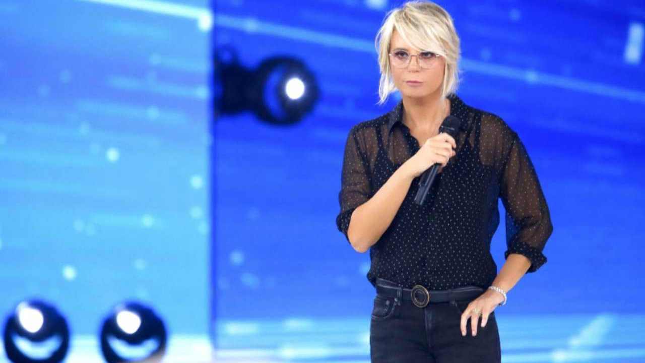 Maria che presenta Amici