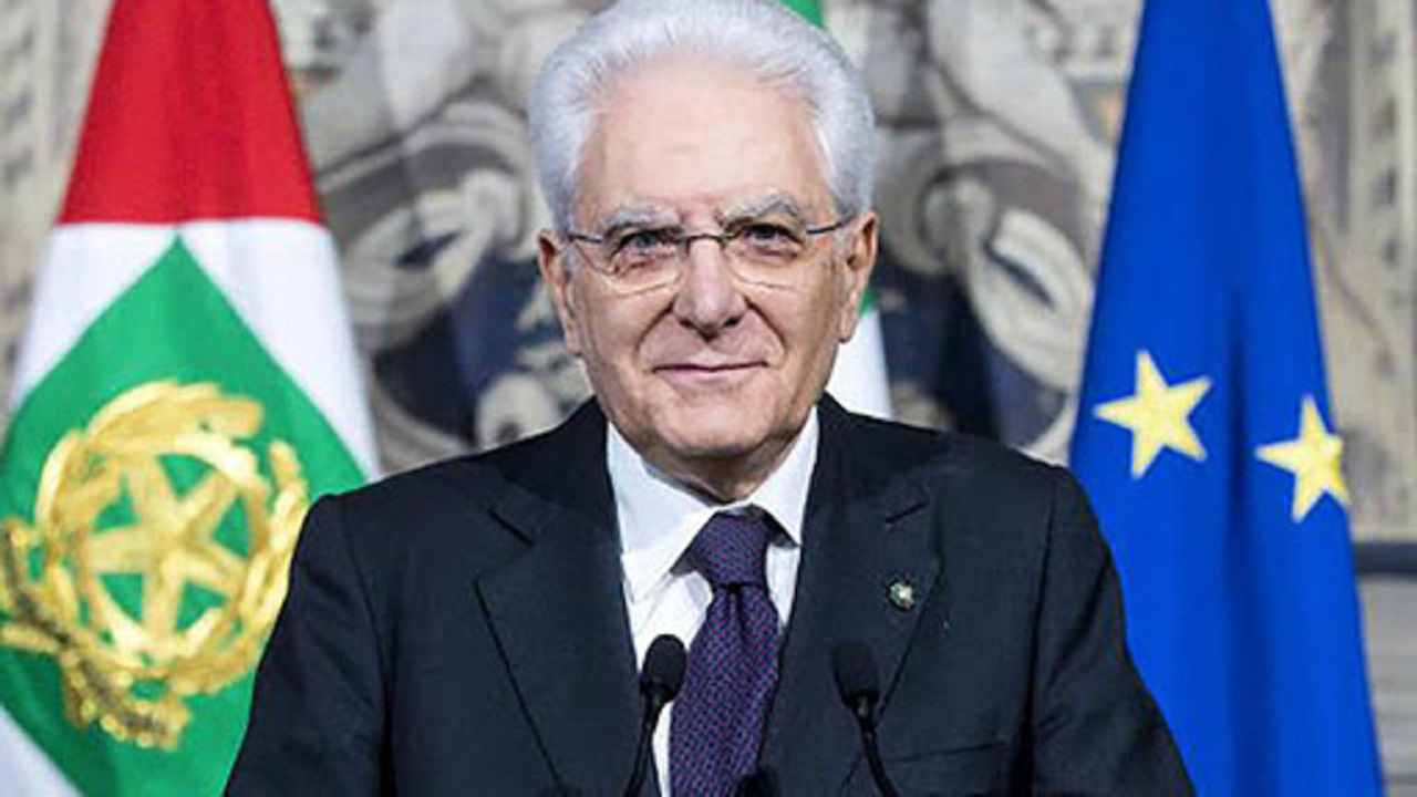 Sergio Mattarella, la visita in onore delle vittime di Covid a Brescia: "Tanti morti in solitudine"