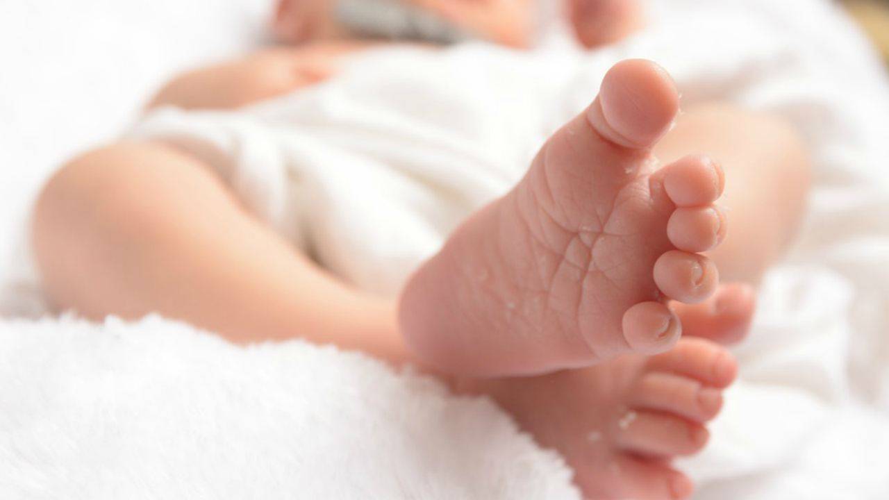 Uccide otto neonati e ne aggredisce nove: arrestata infermiera già nota alla polizia