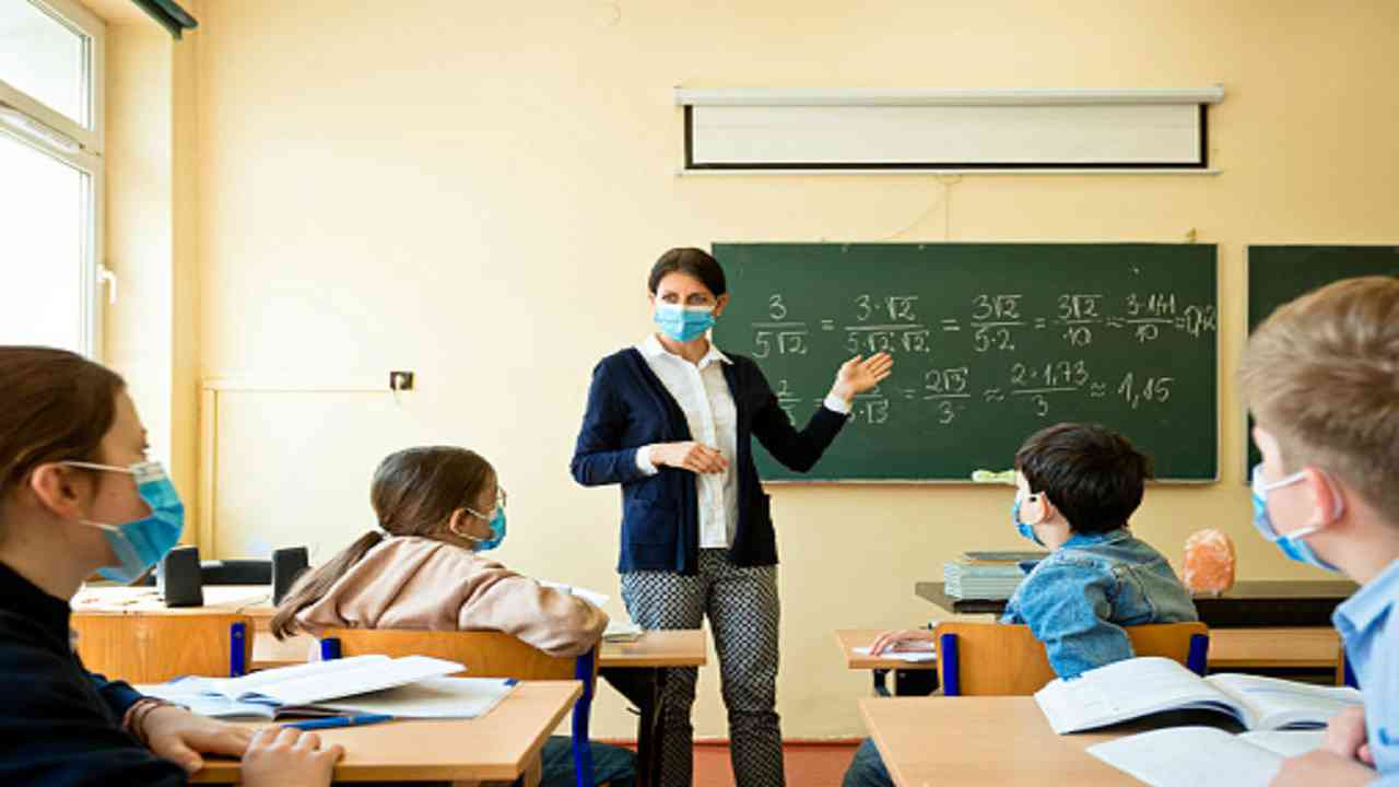 Scuola, gli studenti di quali Regioni rientrano in classe oggi 30 novembre