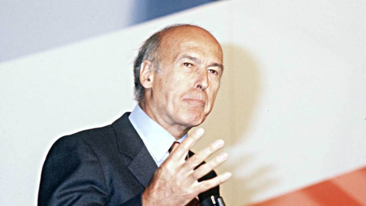 Francia, addio all'ex Presidente Valéry Giscard d'Estaing colpito dal Covid