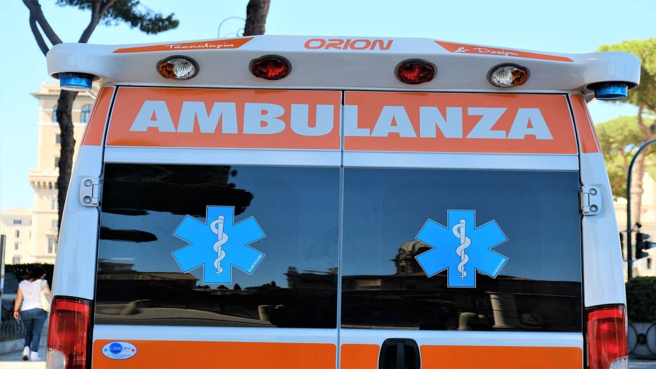 ambulanza colpita Milano