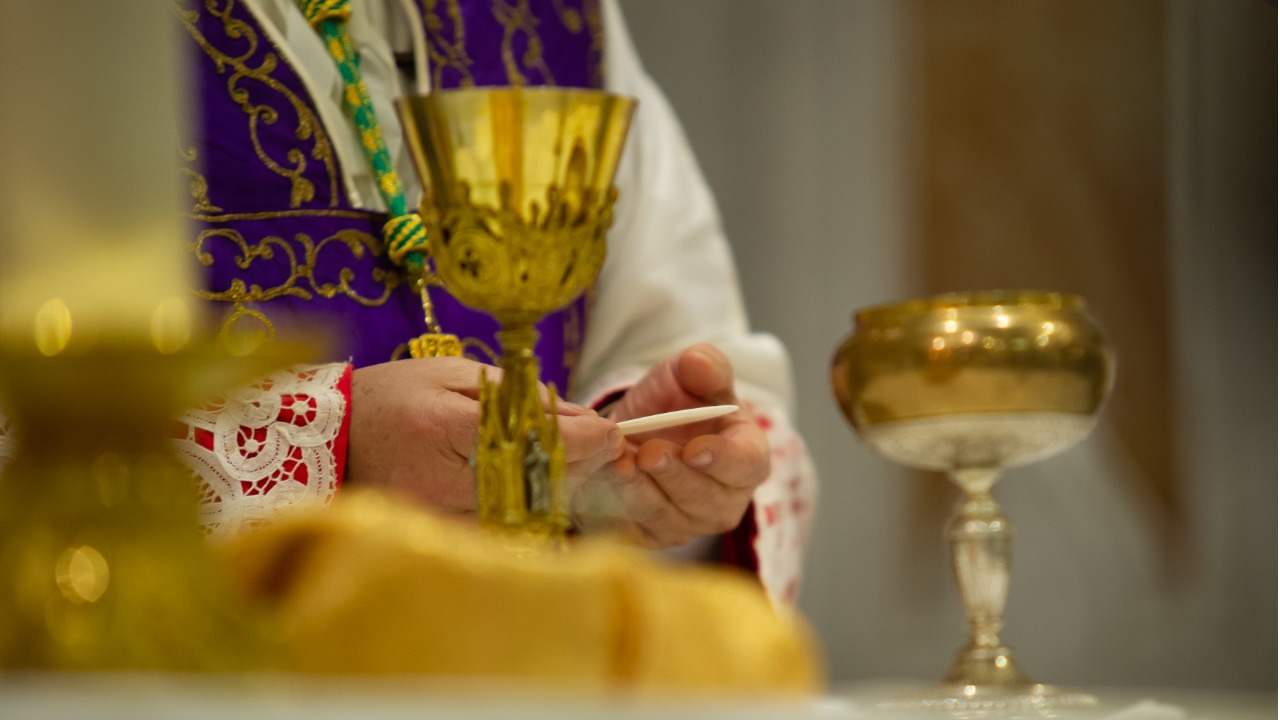 sacerdote positivo