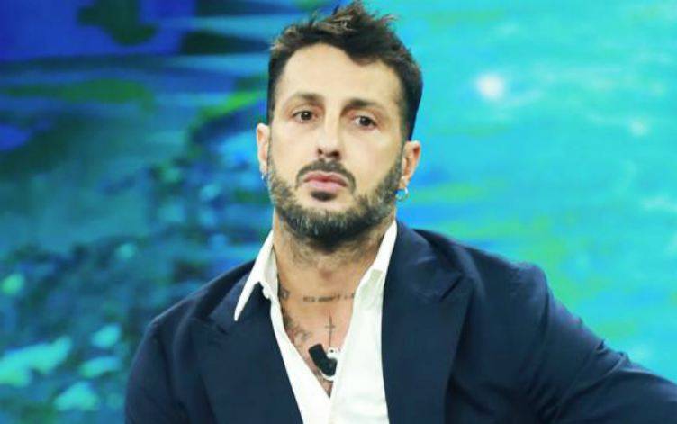 Fabrizio Corona il macabro taglio promozionale