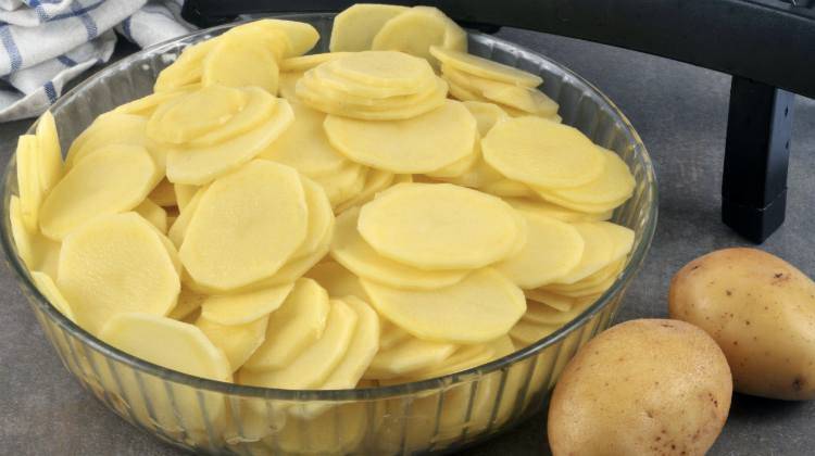 patate tagliate e fettine