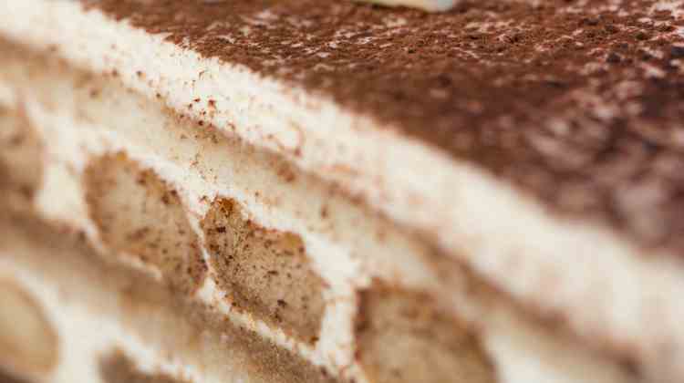 torta tiramisù affettata