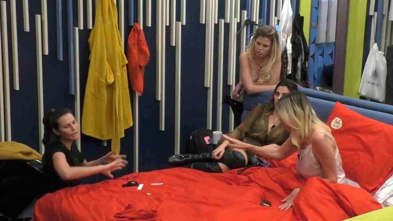 Scontro tra Dayane e Stefania, GF Vip 5