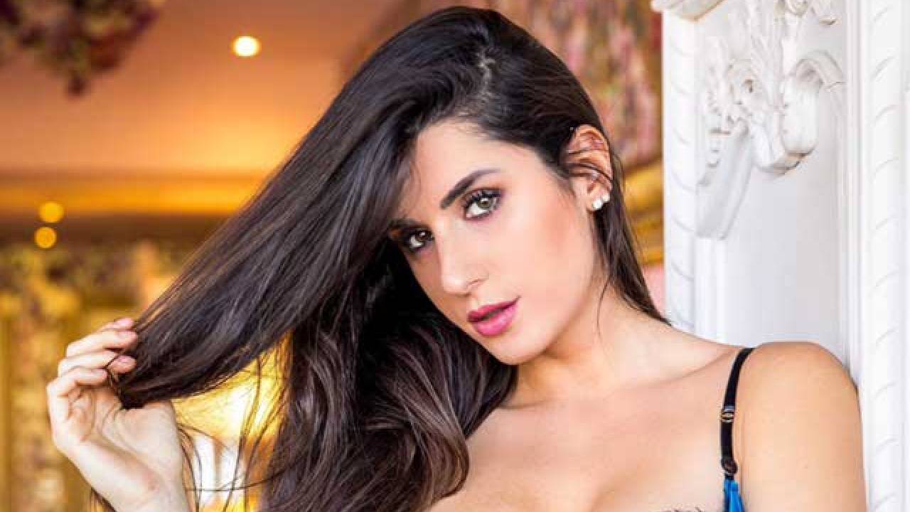 valentina vignali l'intimo è trasparente