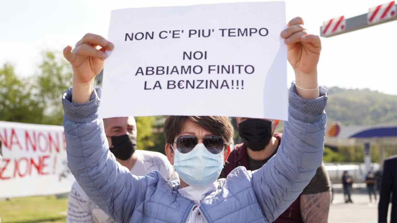 La protesta dei ristoratori per lavorare al chiuso 