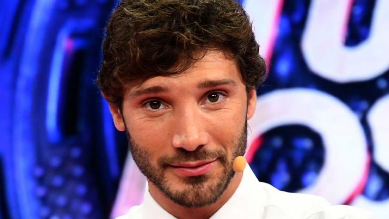 Stefano De Martino annuncio 