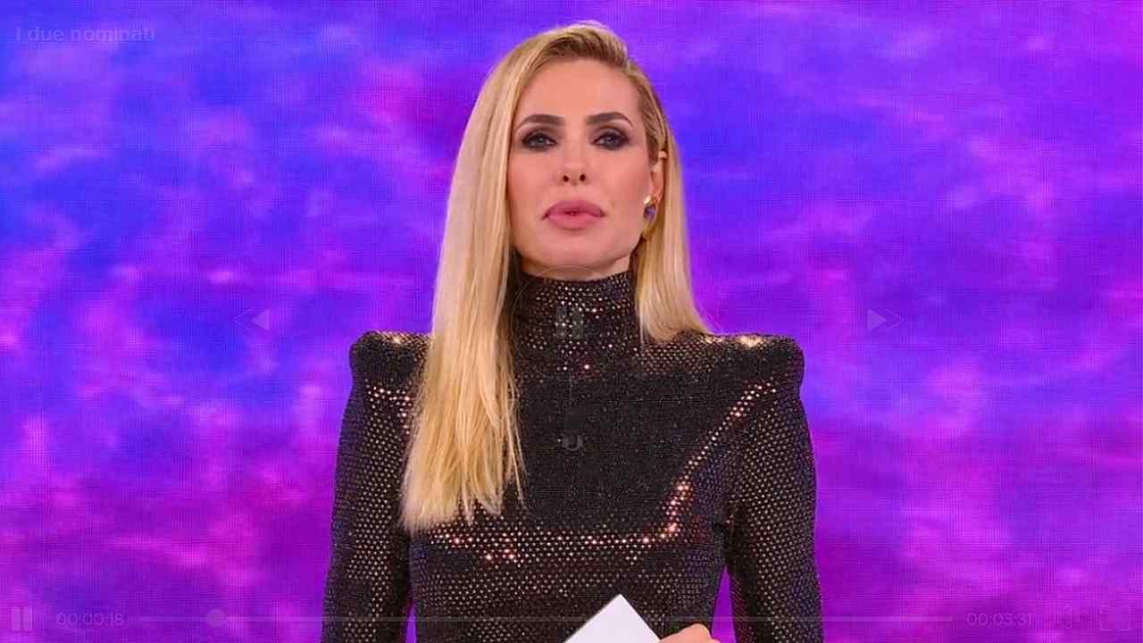 Ilary Blasi, L'Isola dei Famosi 2021