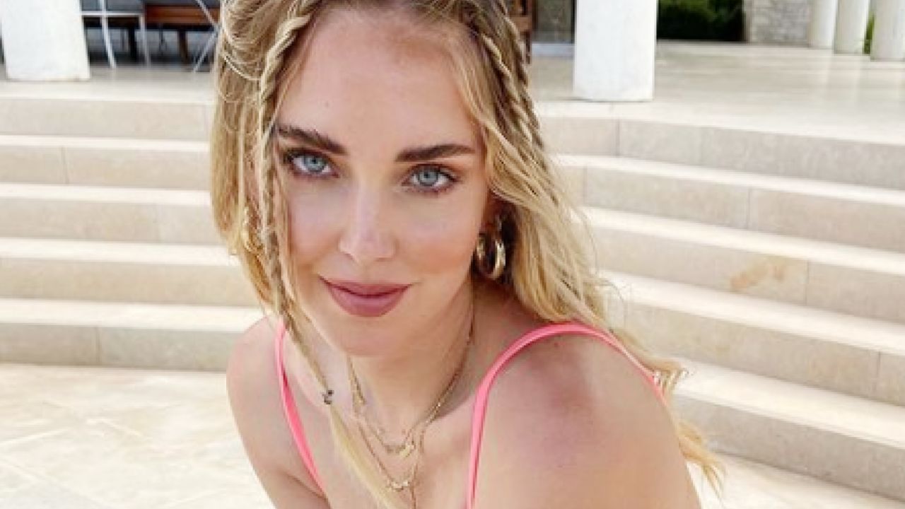 Chiara Ferragni, la foto da bollino rosso in doccia incendia i social