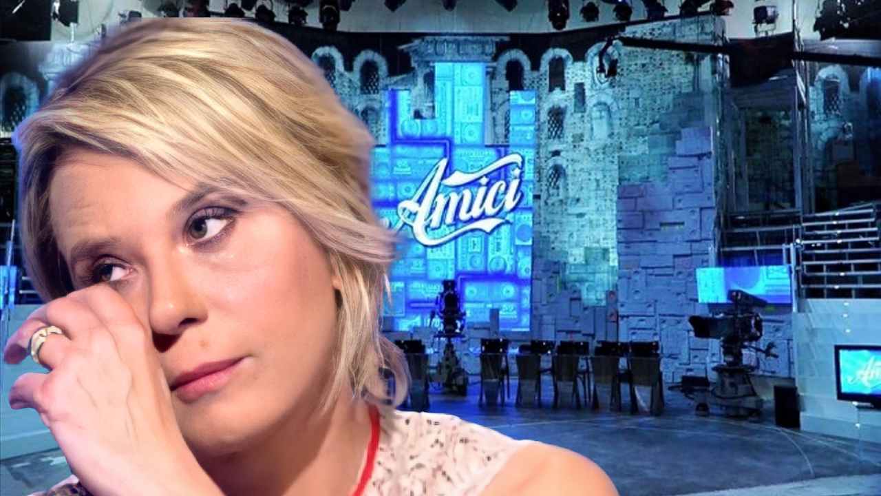 Maria De Filippi in lacrime ad Amici