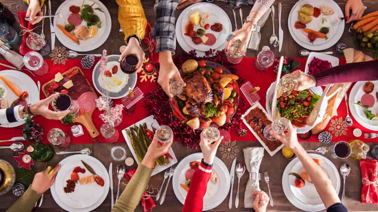 Mangiate di Natale, convitati a tavola - LettoQuotidiano.it