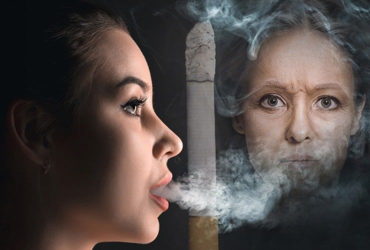 Donna fumo e invecchiamento