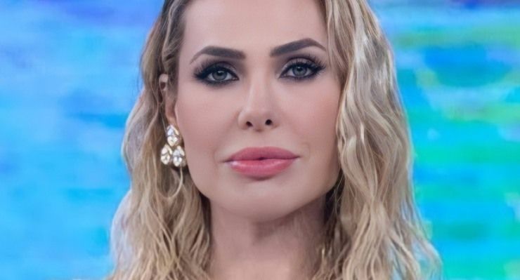 Ilary Blasi infastidita