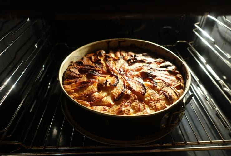 Torta di mele in forno