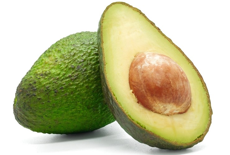 Avocado aperto con seme