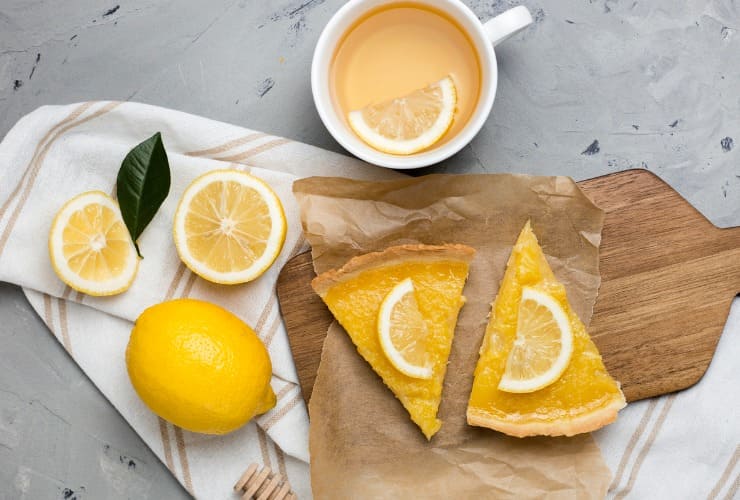 Due fette crostata al limone